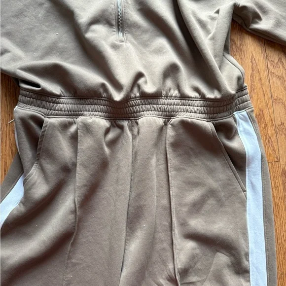 Abercrombie & Fitch Tan Jumpsuit Size XL - Picture 8 of 9